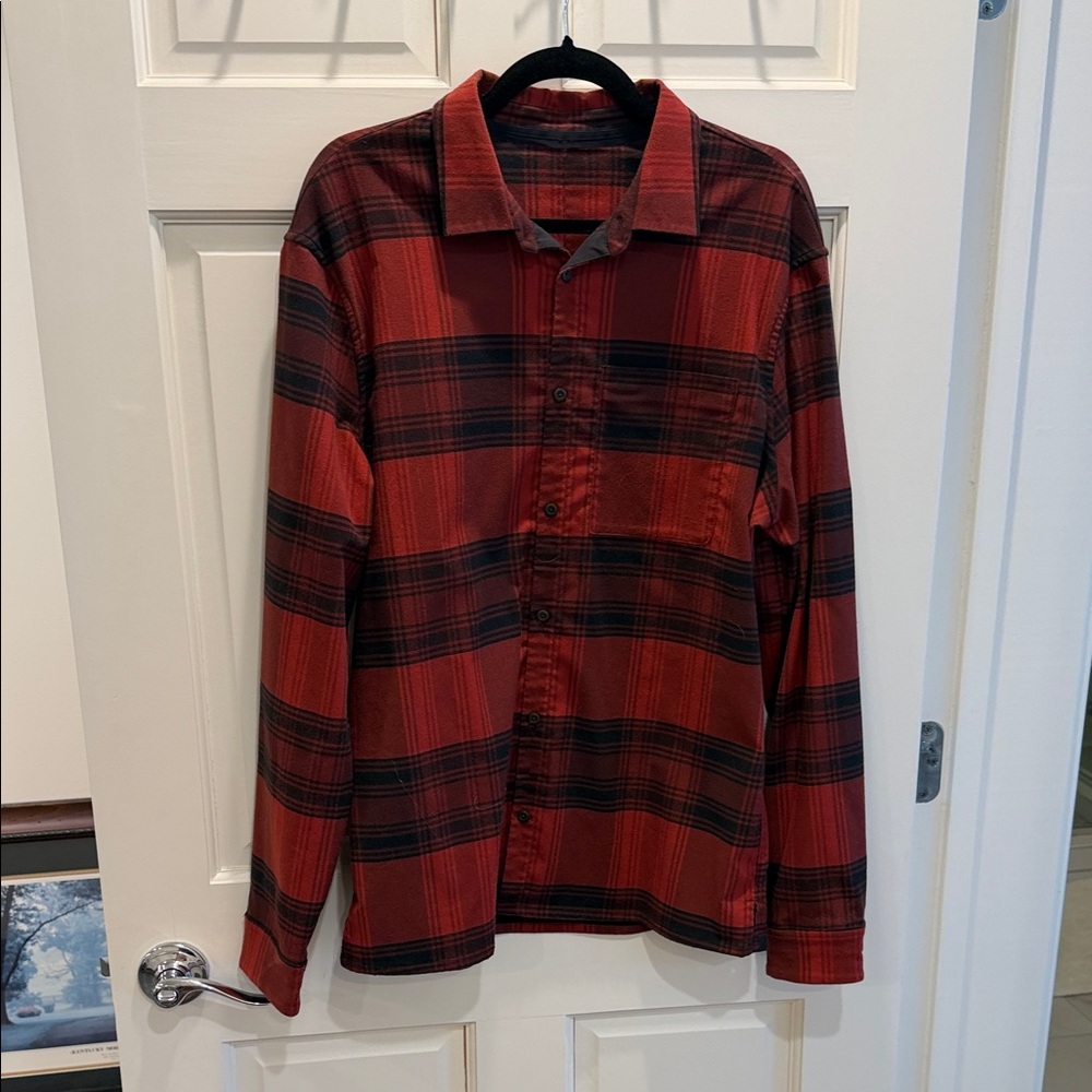 Lululemon Mason Peak Flannel Button Up Plaid Shirt Size Size Large Men’s